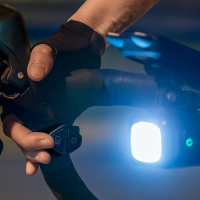 Ravemen UR1700 rechargeable front light